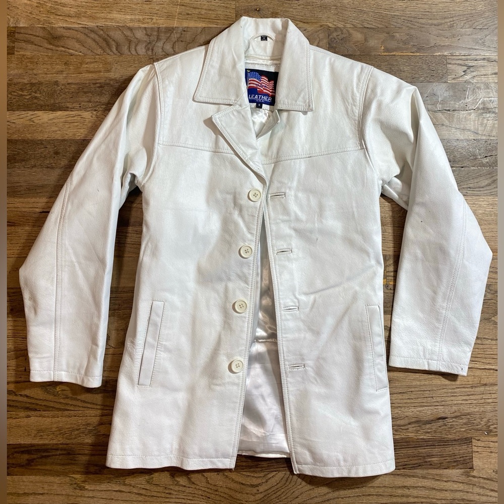 Beautiful USA rare to find White Leather Jacket vintage